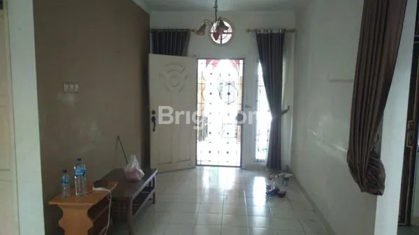 image RUMAH SEMI FURNISHED STRATEGIS, LT 180 DI KOTA WISATA (3)