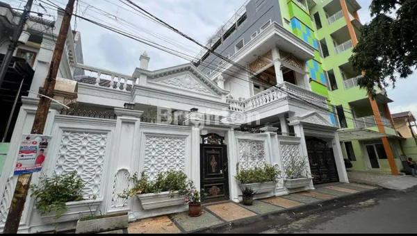 image RUMAH MEWAH 2 LANTAI DENGAN KOLAM RENANG DI DUREN SAWIT – LT 470 M², LB 650 M², SHM, 5+2 KT (2)