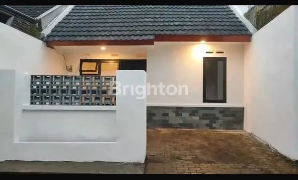 image RUMAH CANTIK MINIMALIS DI SINGOSARI (1)