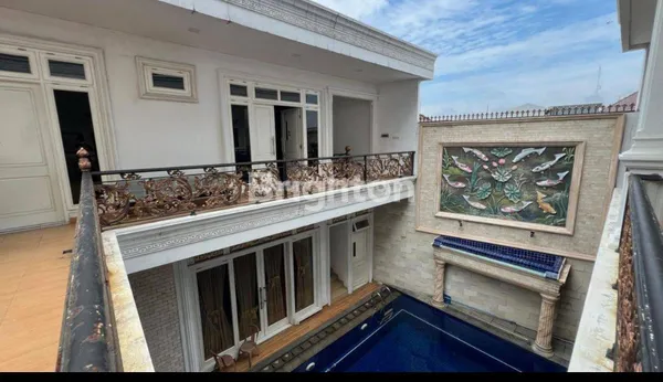 image RUMAH MEWAH 2 LANTAI DENGAN KOLAM RENANG DI DUREN SAWIT – LT 470 M², LB 650 M², SHM, 5+2 KT (7)