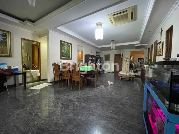 image RUMAH MEWAH 5 KT DI BINTARO SEKTOR 2, LT 270M² (4)