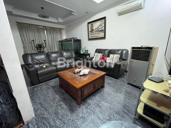 image RUMAH MEWAH 5 KT DI BINTARO SEKTOR 2, LT 270M² (2)