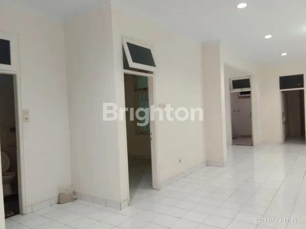 image RUMAH RAPI SIAP DISEWA DI VILLA MELATI MAS  TANGERANG (2)