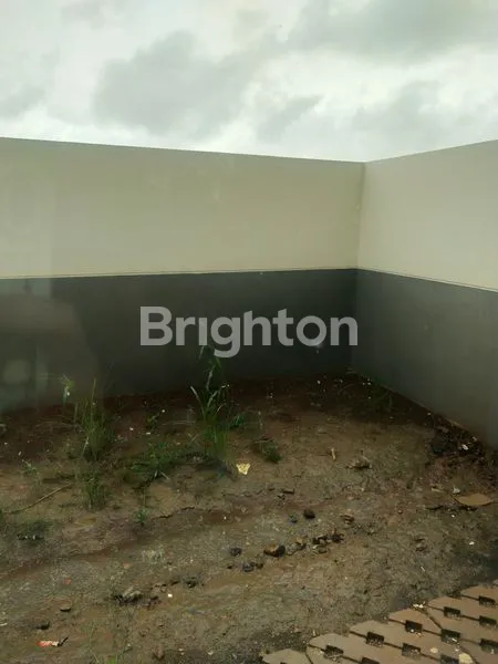 image RUMAH MODEN MINIMALIS DI ROYAL TAJUR (8)