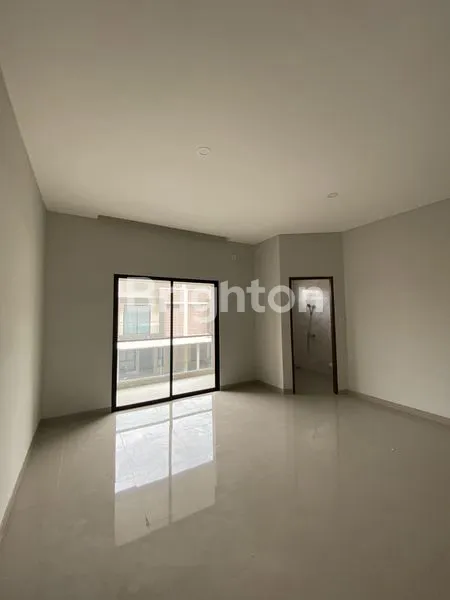 image BRAND NEW HOUSE SURABAYA TIMUR GADING PANTAI DEKAT BABATAN PANTAI SUTOREJO PANTAI MENTARI WISMA PERMAI UNAIR ITS PAKUWON CITY (7)