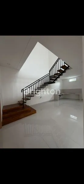 image RUMAH 2 LANTAI, 3 KT DI BUMI PUSPITEK ASRI BSD (6)