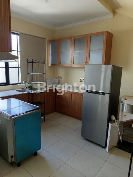 image VILLA EXCLUSIVE 3 LANTAI FURNISH DEKAT PANTAI DI JIMBARAN SIAP HUNI (2)