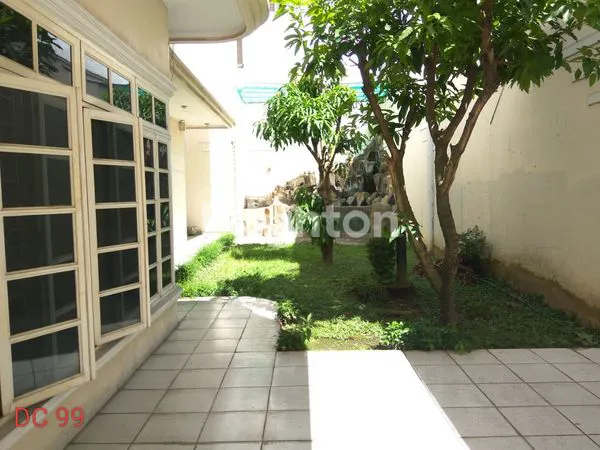 image RUMAH VILLA MEWAH INTI KOTA JLN MULTATULI (8)