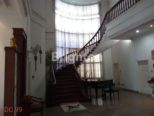 image RUMAH VILLA MEWAH INTI KOTA JLN MULTATULI (7)