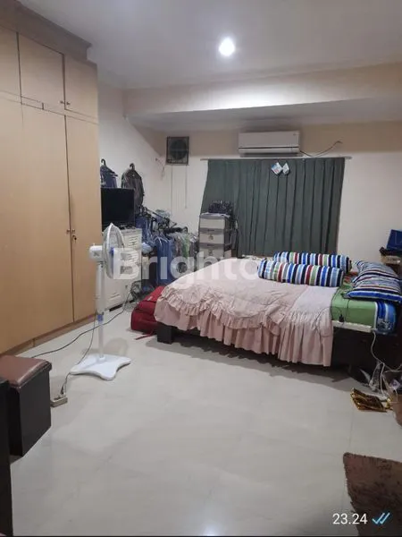 image RUMAH BAGUS NYAMAN 2 LT BEBAS BANJIR  DI TAMAN COSMOS DEKAT TANJUNG DUREN JAKARTA BARAT (7)