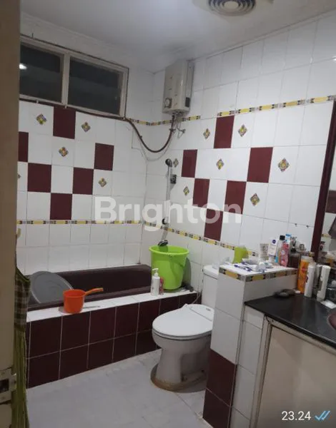 image RUMAH BAGUS NYAMAN 2 LT BEBAS BANJIR  DI TAMAN COSMOS DEKAT TANJUNG DUREN JAKARTA BARAT (8)