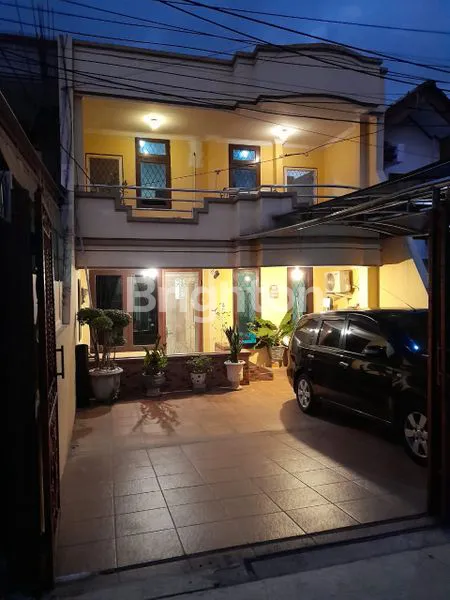 image RUMAH BAGUS NYAMAN 2 LT BEBAS BANJIR  DI TAMAN COSMOS DEKAT TANJUNG DUREN JAKARTA BARAT (1)