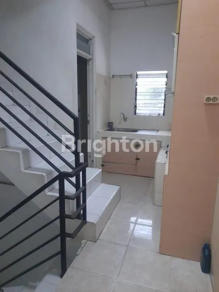 image RUMAH JELAMBAR 3 LANTAI (5)