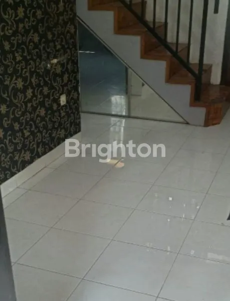 image RUMAH MODERN MINIMALIS 2 LANTAI DI BANDUNG (4)