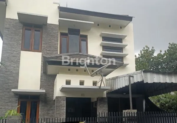 image RUMAH MODERN MINIMALIS 2 LANTAI DI BANDUNG (1)