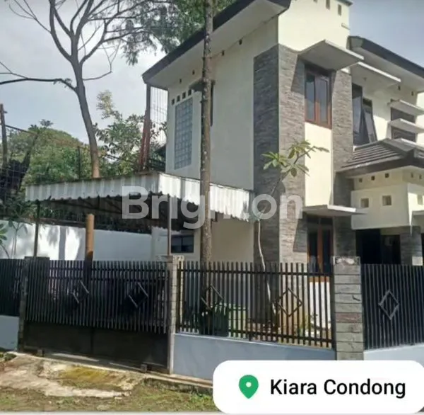 image RUMAH MODERN MINIMALIS 2 LANTAI DI BANDUNG (2)
