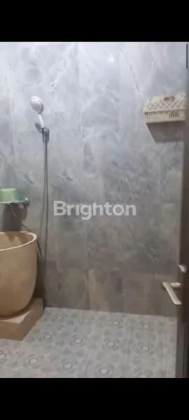 image *DIJUAL RUMAH LUAS ADA SISA TANAH UNTUK TAMAN TERAWAT SIAP HUNI CARPORT LUAS AREA KOTA BATU STRATEGIS (4)