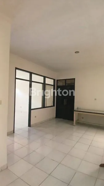 image RUMAH EX.KANTOR & WORKSHOP SHM DI RENON, DENPASAR (6)