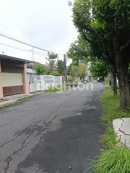 image HUNIAN ASRI 2 LANTAI DI SOLO BARU (2)