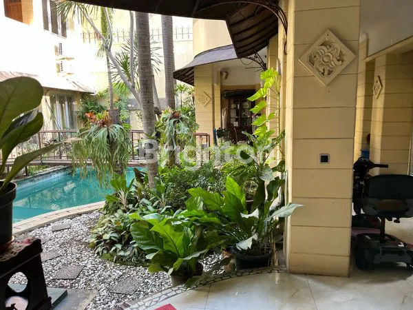image RUMAH MEWAH DEPAN TAMAN METRO PONDOK INDAH – LT 583 LB 800 – LIFT – PRIVATE POOL – SHM (8)