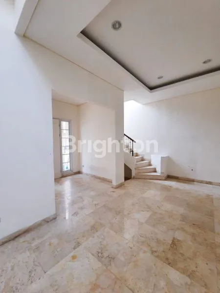 image PARIS RESIDENCE 3+1KT, HADAP UTARA, 15 MENIT KE MRT LEBAK BULUS, LOKASI STRATEGIS DEKAT REMPOA & BINTARO TANGERANG SELATAN (2)