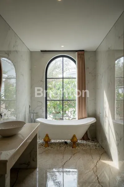 image THE HAVANA MEDITERRANEAN TROPICAL LUXURY VILLA NEAR CANGGU (5)