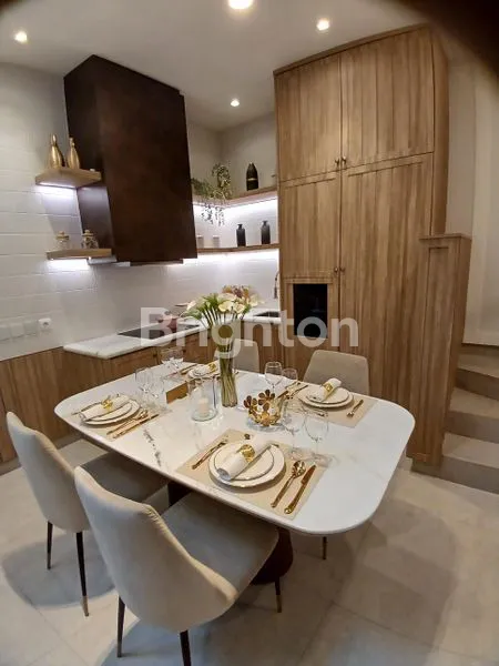image RUMAH ELEGAN DI BUKIT PODOMORO JAKARTA TIMUR (2)