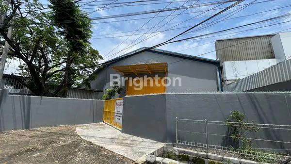 image DISEWAKAN GUDANG LUAS 902M², LOKASI STRATEGIS DEKAT KALIANAK! (2)