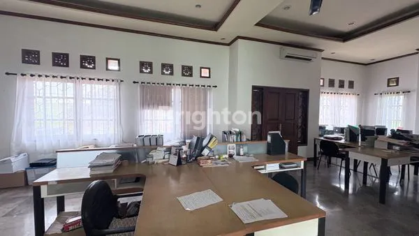 image 4 BR HOUSE UNFURNISHED IN TUKAD BALIAN ONLY 10 MINUTES TO MERTASARI BEACH SANUR (4)