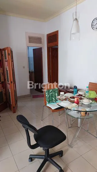 image RUMAH TERAWAT, 2KT+2KM, HARGA NEGO DI LEBAK BULUS (8)