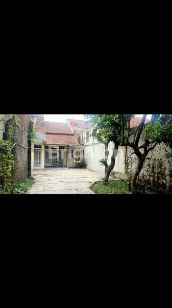 image RUMAH BESAR + KOS AKTIF DI SAYAP MARTANEGARA - LOKASI FAVORIT BANDUNG (2)