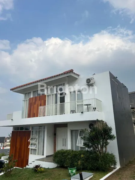 image VILLA 2 LANTAI FULL FURNISH JUAL AMARTA HILLS BATU MALANG (1)