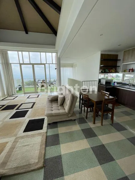 image VILLA 2 LANTAI FULL FURNISH JUAL AMARTA HILLS BATU MALANG (2)
