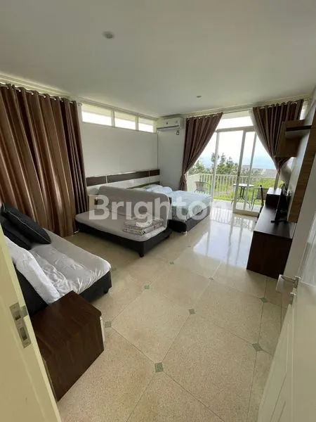 image VILLA 2 LANTAI FULL FURNISH JUAL AMARTA HILLS BATU MALANG (3)