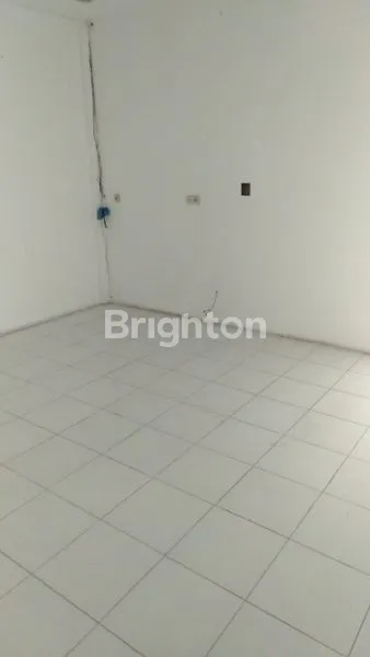 image RUKO 3 LANTAI TERAWAT SIAP HUNI, LEBAR 5, STRATEGIS NOL JALAN RAYA KAPAS KRAMPUNG, DEKAT KAZA MALL, TAMBAKSARI, SURABAYA TIMUR (6)