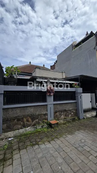 image DISEWAKAN RUMAH BERLOKASI STRATEGIS DI BUDUK KUTA UTARA (2)