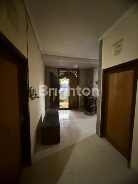 image DISEWAKAN RUMAH BERLOKASI STRATEGIS DI BUDUK KUTA UTARA (4)