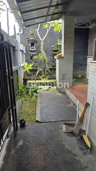 image DISEWAKAN RUMAH BERLOKASI STRATEGIS DI BUDUK KUTA UTARA (1)