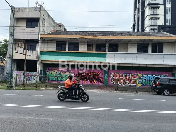 image RUKO PREMIUM DI JL. HOSCOKROMINOTO, LT 1700M² (2)