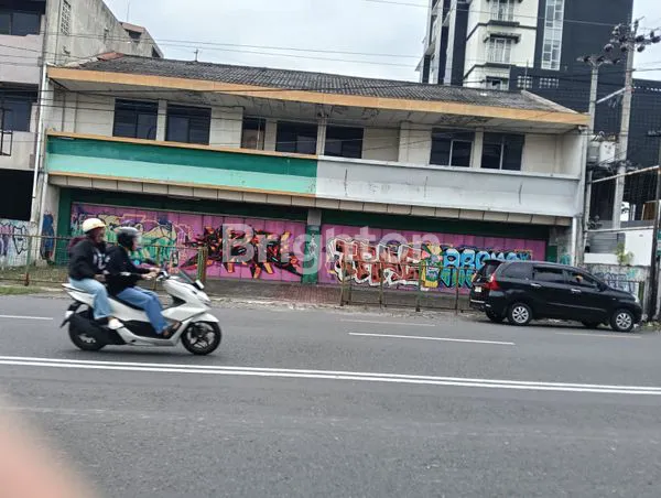 image RUKO PREMIUM DI JL. HOSCOKROMINOTO, LT 1700M² (3)