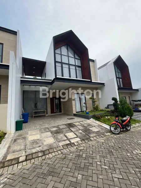 image VILA 2 LANTAI WITH POOL TYPE.PELICAN NILAYA KOTA BATU (1)