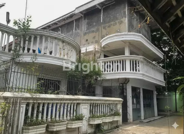 image DIJUAL: RUMAH LUAS & STRATEGIS DI JL. IRIAN JAYA, PASURUAN (1)