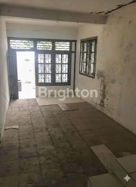 image DIJUAL: RUMAH LUAS & STRATEGIS DI JL. IRIAN JAYA, PASURUAN (2)