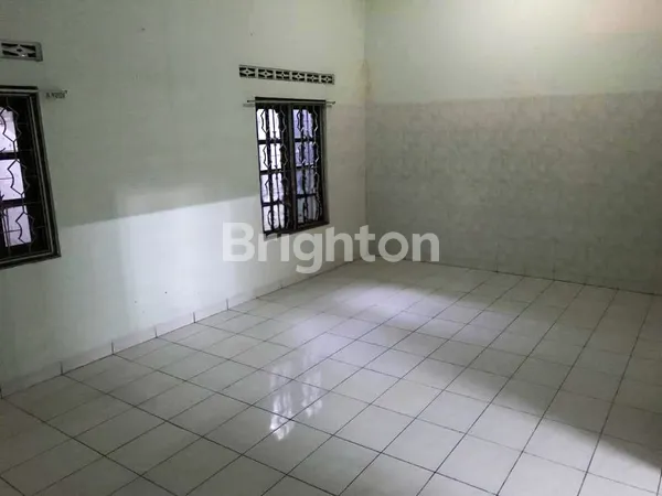 image DIJUAL: RUMAH LUAS & STRATEGIS DI JL. IRIAN JAYA, PASURUAN (5)