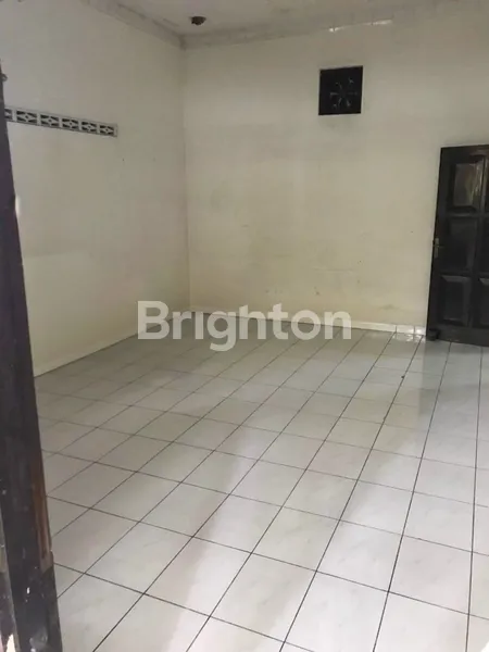 image DIJUAL: RUMAH LUAS & STRATEGIS DI JL. IRIAN JAYA, PASURUAN (7)