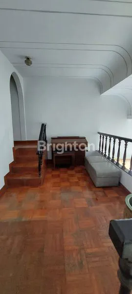 image DIRUMAH BESAR TERAWAT BAIK KARANG ASEM SURABAYA (4)