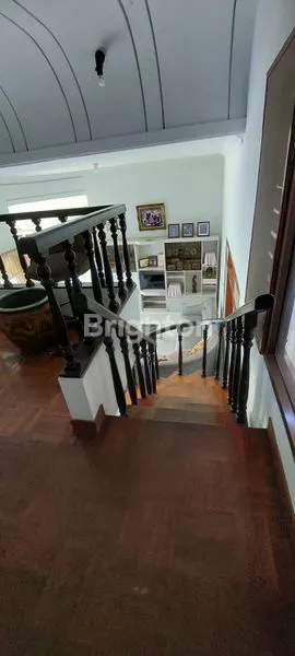 image DIRUMAH BESAR TERAWAT BAIK KARANG ASEM SURABAYA (6)