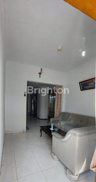 image DIRUMAH BESAR TERAWAT BAIK KARANG ASEM SURABAYA (8)