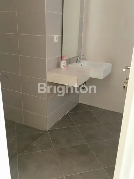 image CIAMIK RUMAH ROYAL RESIDENCE CANAL PARK (2)