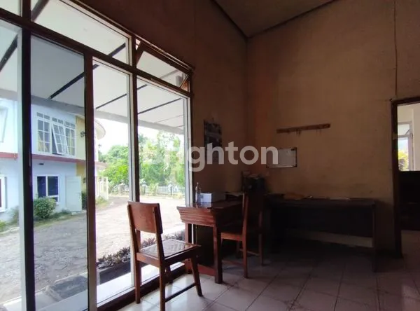 image HOTEL LEGENDARIS  DEKAT ALUN ALUN KOTA BATU (5)